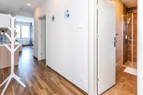 Apartments Maestral - image 8