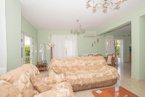 Four-Bedroom Villa image 6