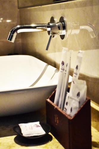 143464523 Hotel Intrendy