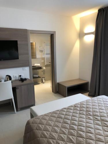 Junior Suite with Terrace image 2