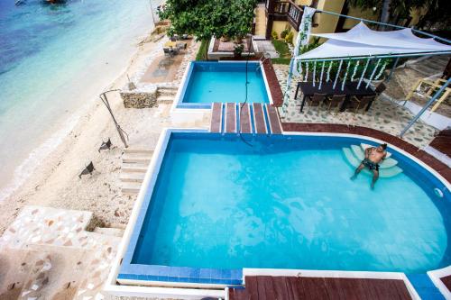Oslob Seafari Resort · Luka