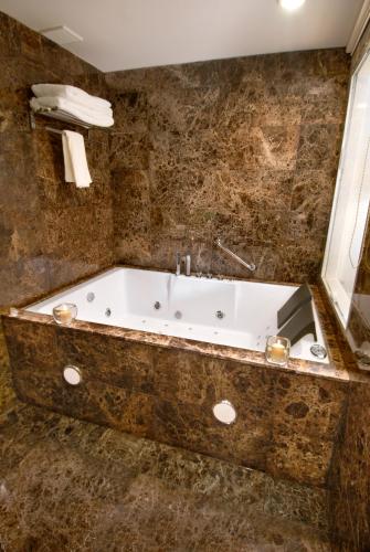 حمام, فندق وسبا باراداس باركيه (Barradas Parque Hotel & Spa) in Pine Beach