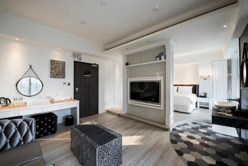 JOY INN in Lugang Township