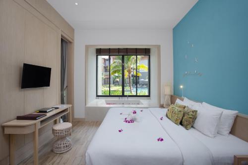 room detail thumbnail 1