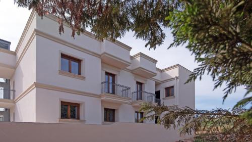 Morello Beach Hotel - image 9
