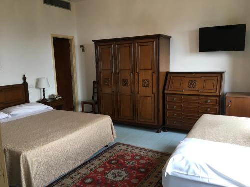 Hotel Mediterranée - image 3