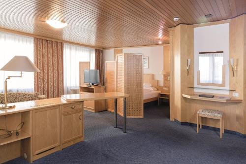 2 twin beds