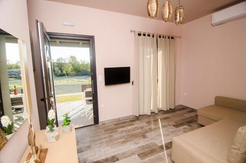 2 bedrooms, 3 beds