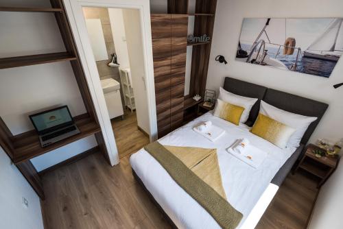 Two-Bedroom Mobile Home with Terrace