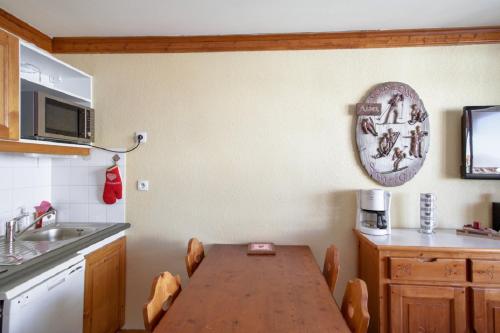 Kitchen, Residence les Valmonts - maeva Home in Saint-Jean-de-Maurienne