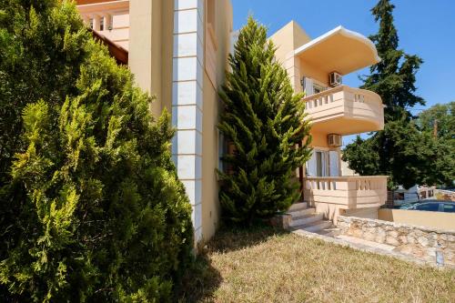  Relaxing Family Home, near many Sandy Beaches in Argoulidhés