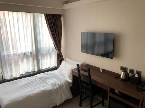 WE Hotel Room Type - Twin Room with Extra Bed