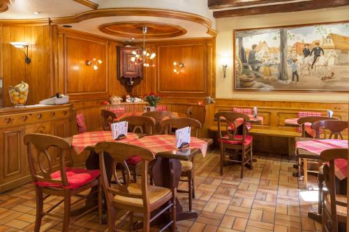 Logis Hotel De La Cloche in Obernai