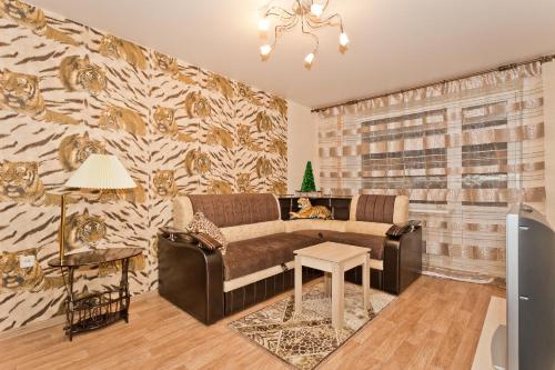 Apartament's Mayorov House at Maksima Gorkogo 4-88 - image 3