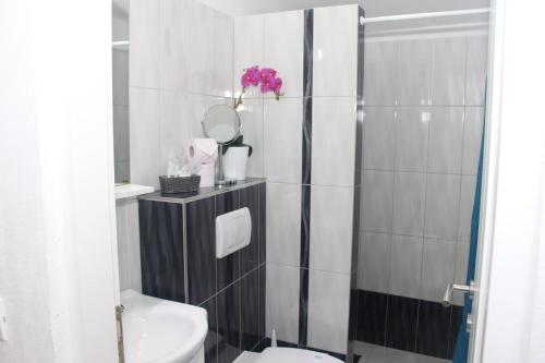 Villa Toni Design Apartments - image 14