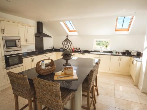 Shakespeare Cottage - image 7