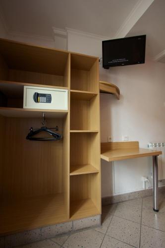 Bastille Hostel - main image