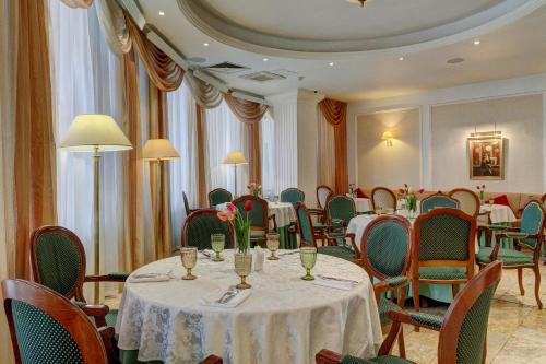 Borodino Hotel - image 6