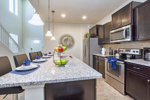 Windsor at Westside-6 Bedrooms House w/pool-3720WW - main image