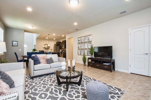 Windsor at Westside-6 Bedrooms House w/pool-3720WW - image 6