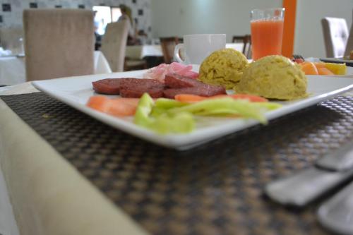 雷纳瑟尔酒店 雷纳瑟尔酒店