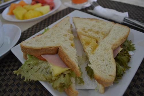 雷纳瑟尔酒店 雷纳瑟尔酒店