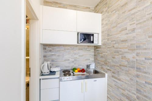 Miracle Apartments - image 8
