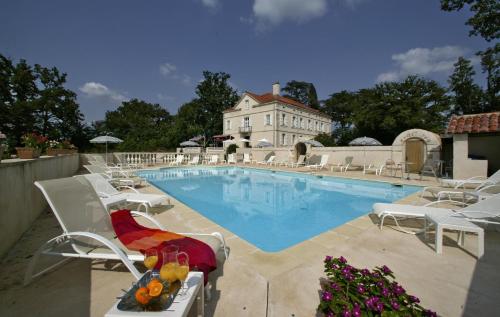Le Manoir Saint Jean Hotel de charme Pommevic