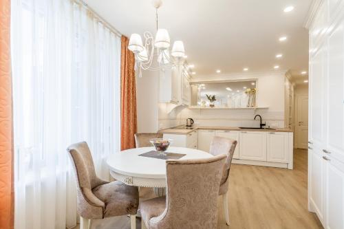 設施, 橡樹公寓 (Prie Azuolo) in 內林加