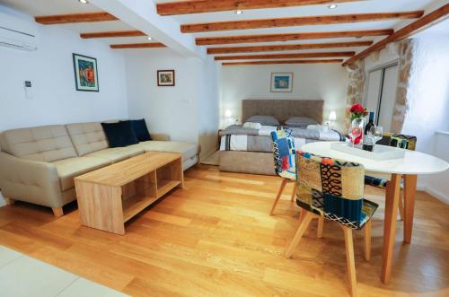 Castellum Apartments 5