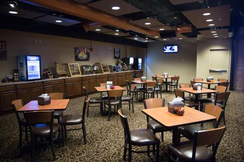Hotel at Batavia Downs - 식음료(F&B)