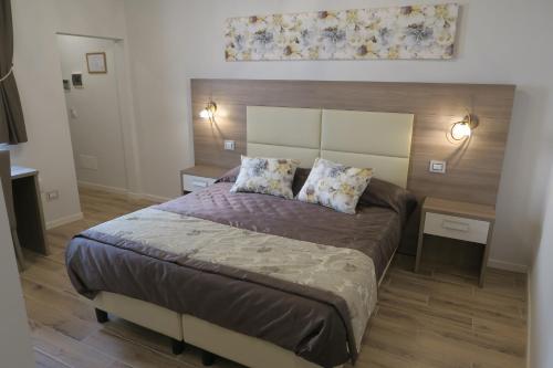 Elisa Guest House Room Type - Double or Twin Room