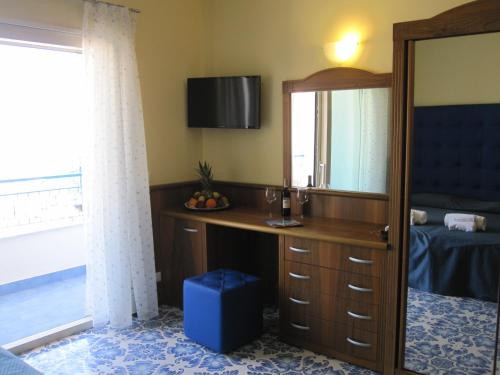 Hotel Panoramic Ideally located in the Giardini Naxos City Center area, Hotel Panoramic promises a relaxing and wonderful visit. The property features a wide range of facilities to make your stay a pleasant experienc