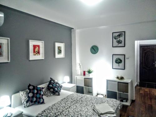 Central Bright Modern Studio 2