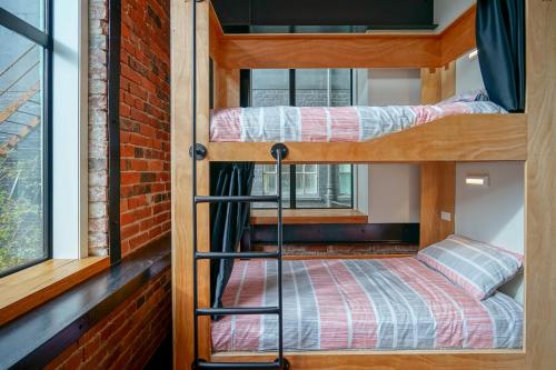 Bed in 4-Bed Mixed Dormitory Room