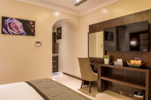 Executive Suite image 5
