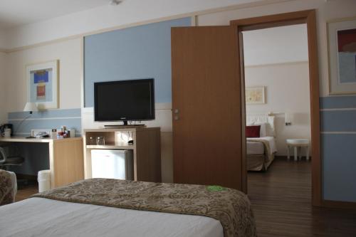 143609167 Comfort Suites Londrina