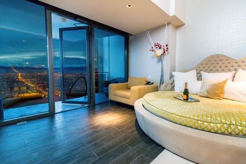 Romance Phenthouse at Palms Place, Las Vegas (photo 4)