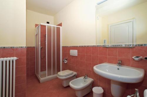 3 twin beds