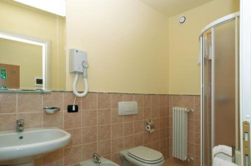 2 twin beds