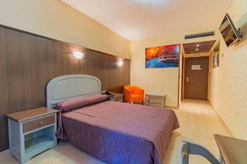 2 twin beds
