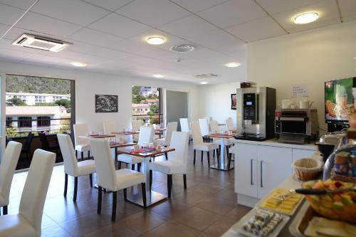 อาหารและเครื่องดื่ม, โรงแรมอา มาเนตตา (Hotel A Madonetta) in โบนิฟาซิโอ