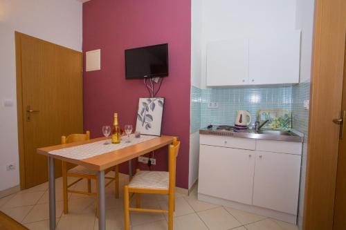 Ivan Apartment - image 3