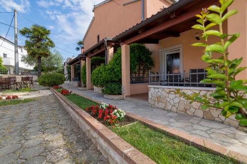  Apartments Kori in Funtana