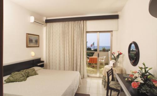 Hotel Parco Dei Principi The 3-star Hotel Parco Dei Principi offers comfort and convenience whether youre on business or holiday in Scalea. Both business travelers and tourists can enjoy the propertys facilities and service