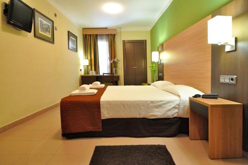 Hostal Ballesta - image 13