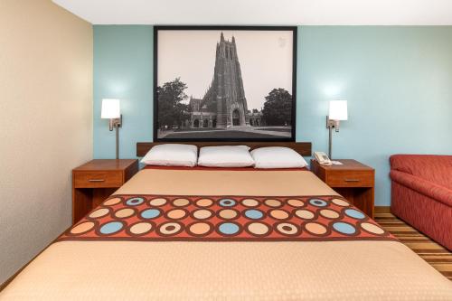 ซูเปอร์ 8 บาย วินด์แฮม เบอร์ลิงตัน (Super 8 By Wyndham Burlington Nc) in เบอร์ลิงตัน (NC)