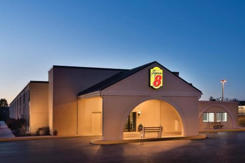 Vista exterior, Super 8 By Wyndham Chambersburg I-81 in Chambersburg (PA)