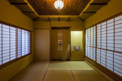KARUKAYA -Japanese-Style Room with Hotspring Semi-Open Air Bath image 1