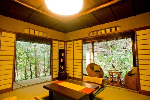 CHOUJI -Japanese-Style Room with Hotspring Semi-Open Air Bath image 2
